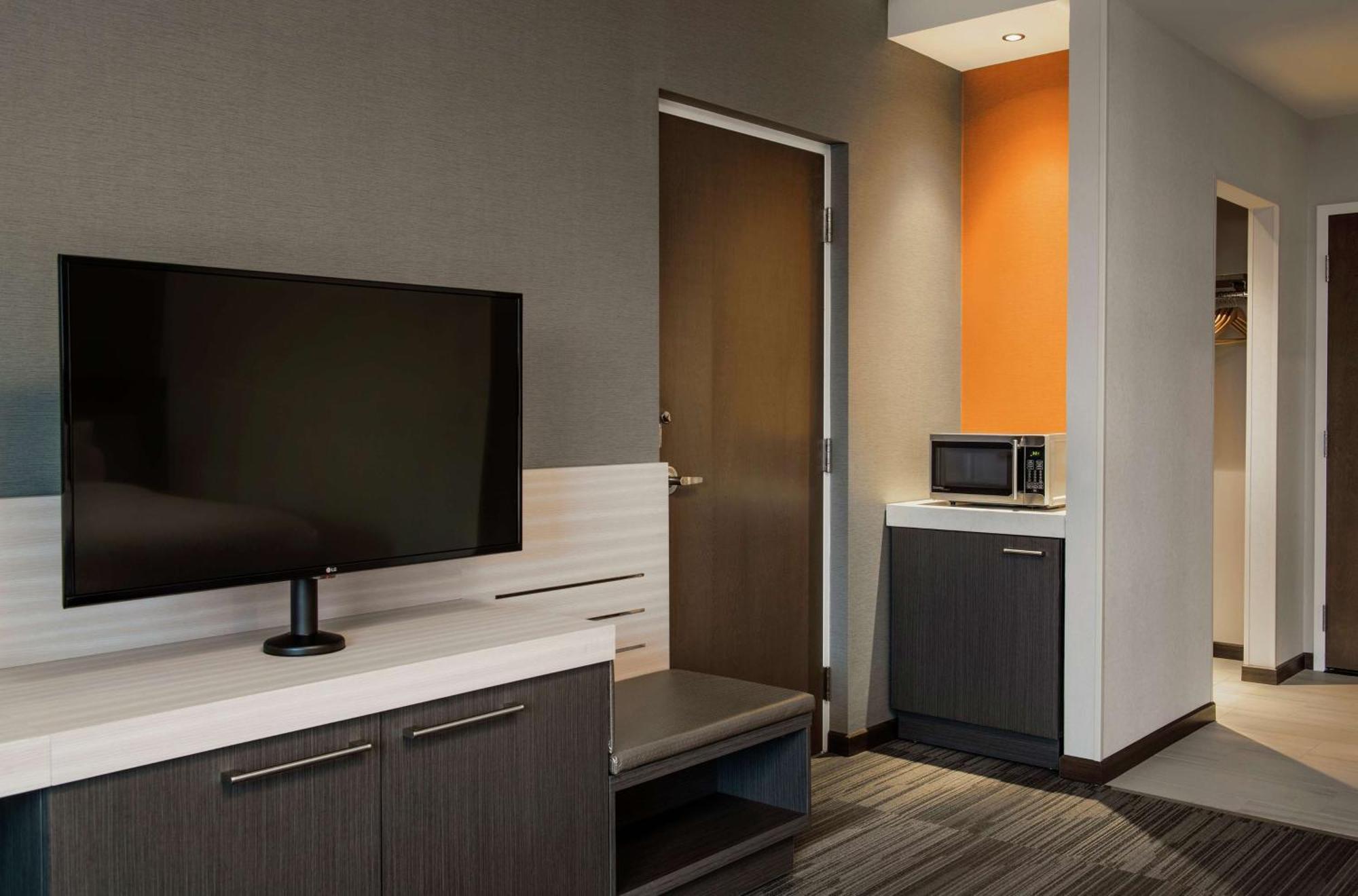 Hilton Garden Inn Winnipeg South מראה חיצוני תמונה