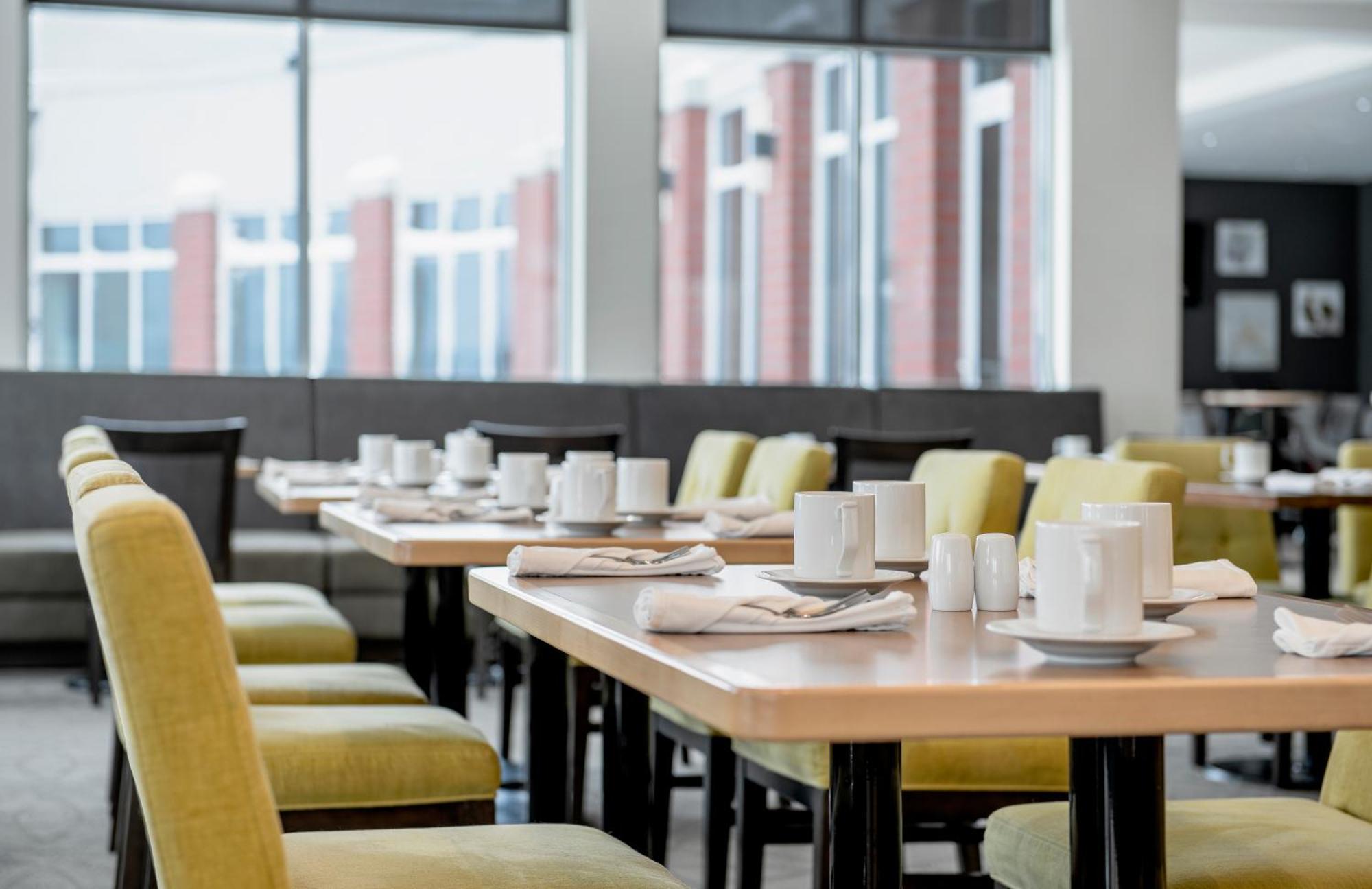 Hilton Garden Inn Winnipeg South מראה חיצוני תמונה
