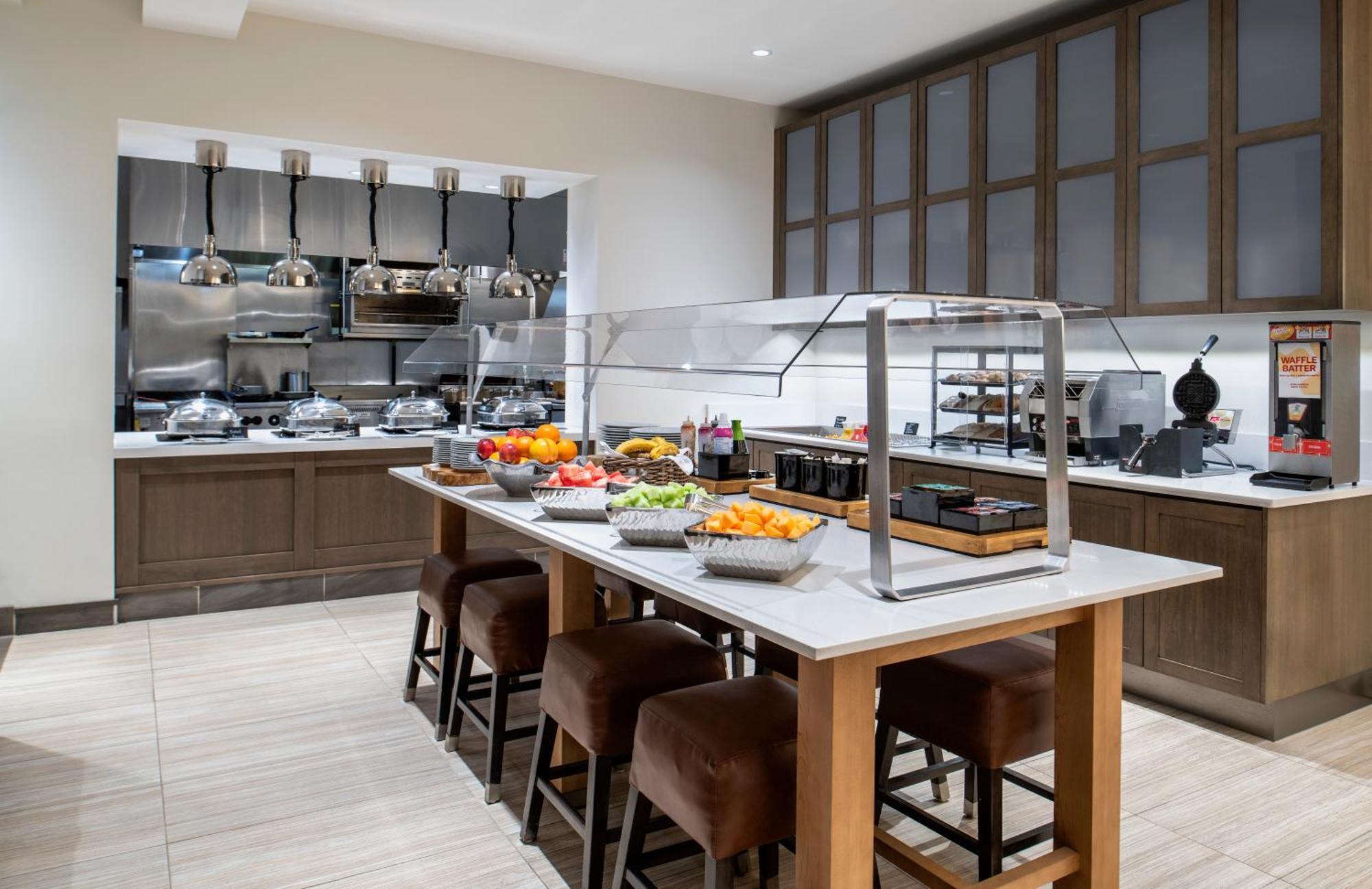 Hilton Garden Inn Winnipeg South מראה חיצוני תמונה